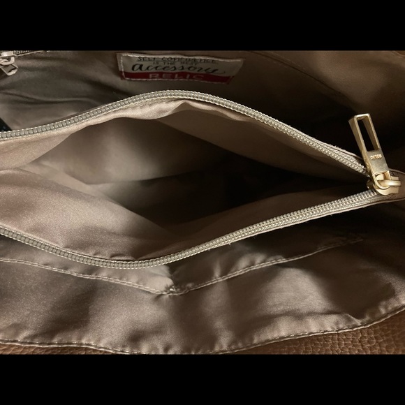 Relic by Fossil Bailey Double Entry Black Dot Faux Leather Shoulder Bag - Picture 9 of 16